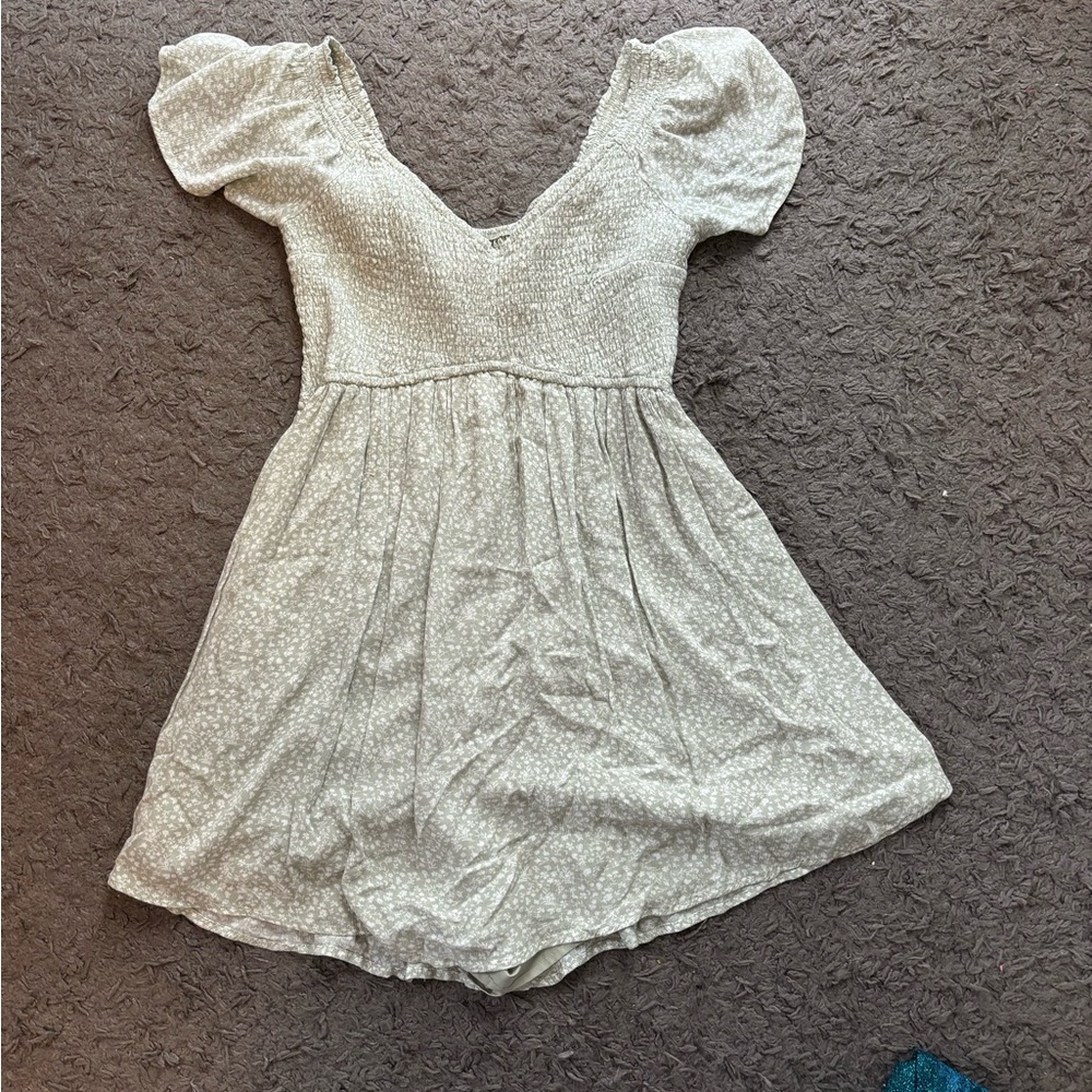 Hollister Cream Floral dress Only worn